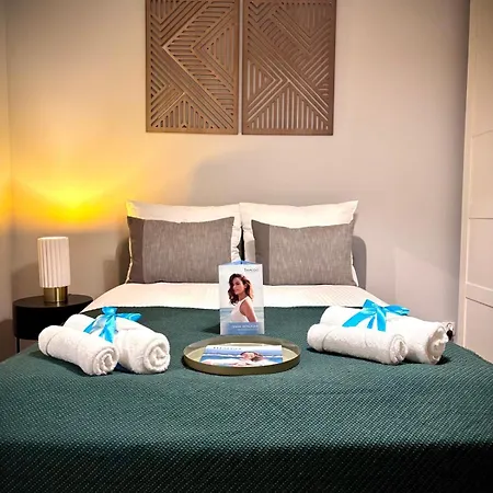 White Glove Deluxe Kapitanska *