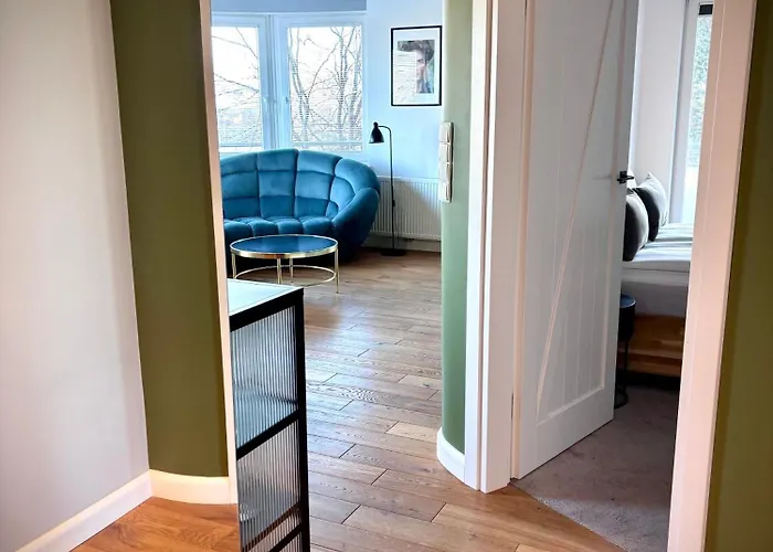 White Glove Deluxe Kapitanska